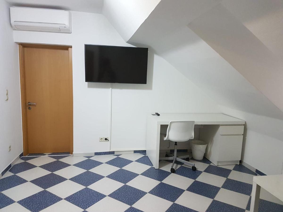 Ruhige Gemuetliche Ferienwohnung In Karlsruhe Daxlanden Fuer Monteure, Pendler, Geschaefsreisen, Wochenendreisen ภายนอก รูปภาพ