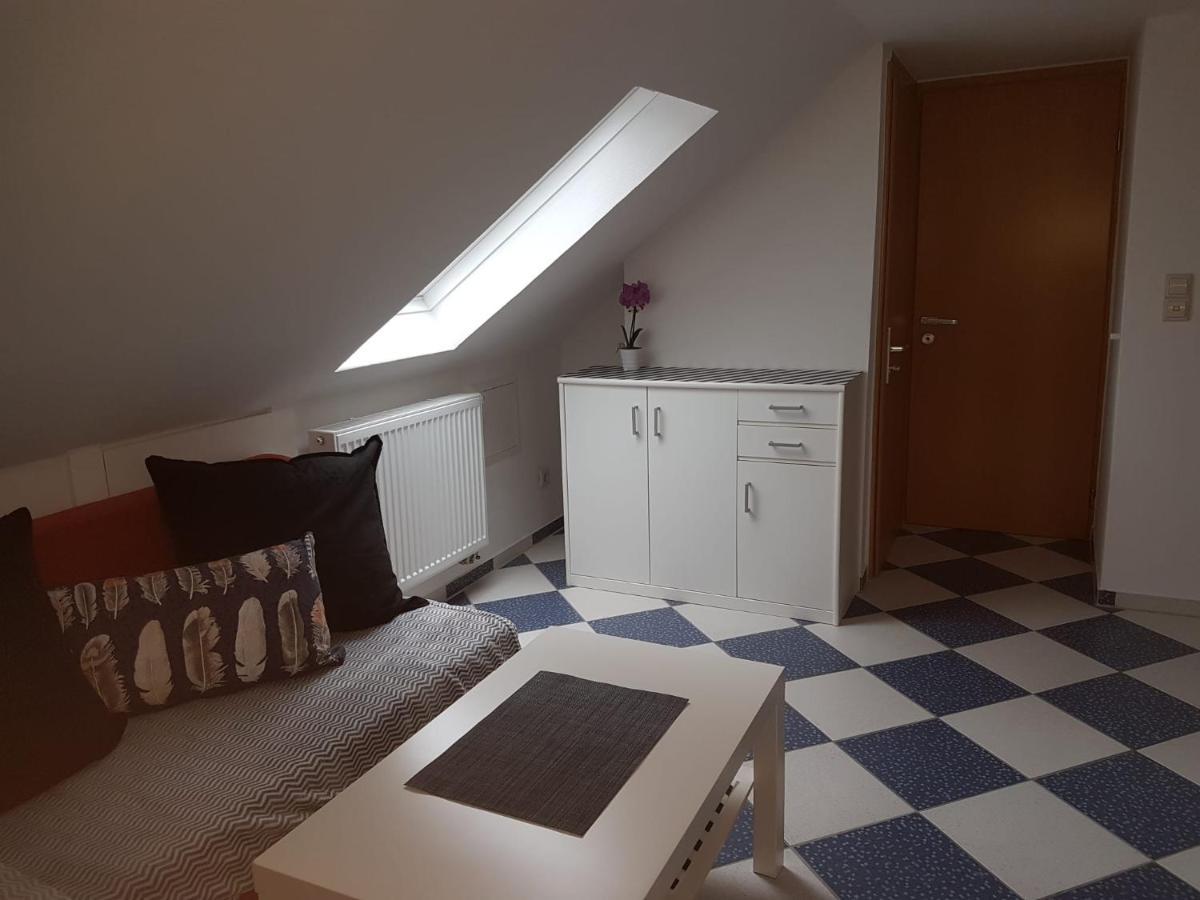Ruhige Gemuetliche Ferienwohnung In Karlsruhe Daxlanden Fuer Monteure, Pendler, Geschaefsreisen, Wochenendreisen ภายนอก รูปภาพ