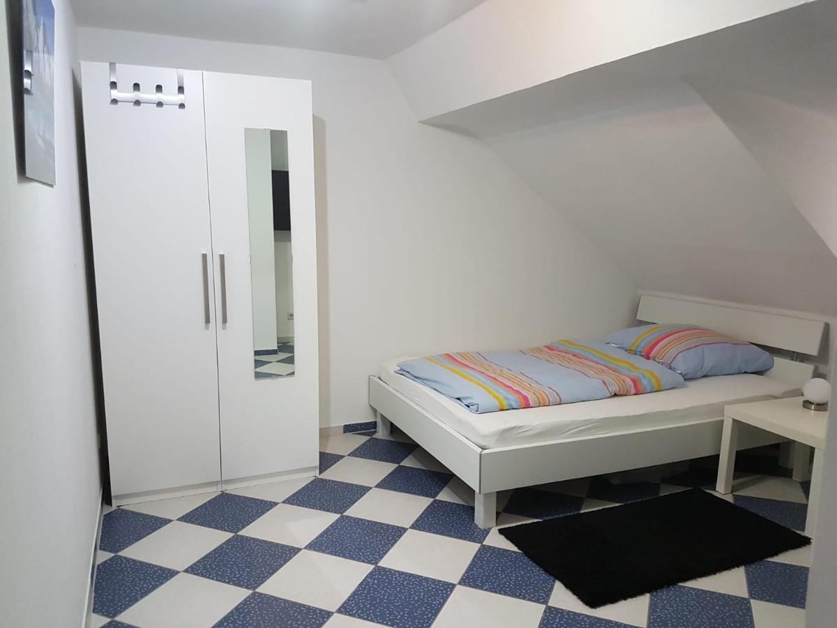 Ruhige Gemuetliche Ferienwohnung In Karlsruhe Daxlanden Fuer Monteure, Pendler, Geschaefsreisen, Wochenendreisen ภายนอก รูปภาพ