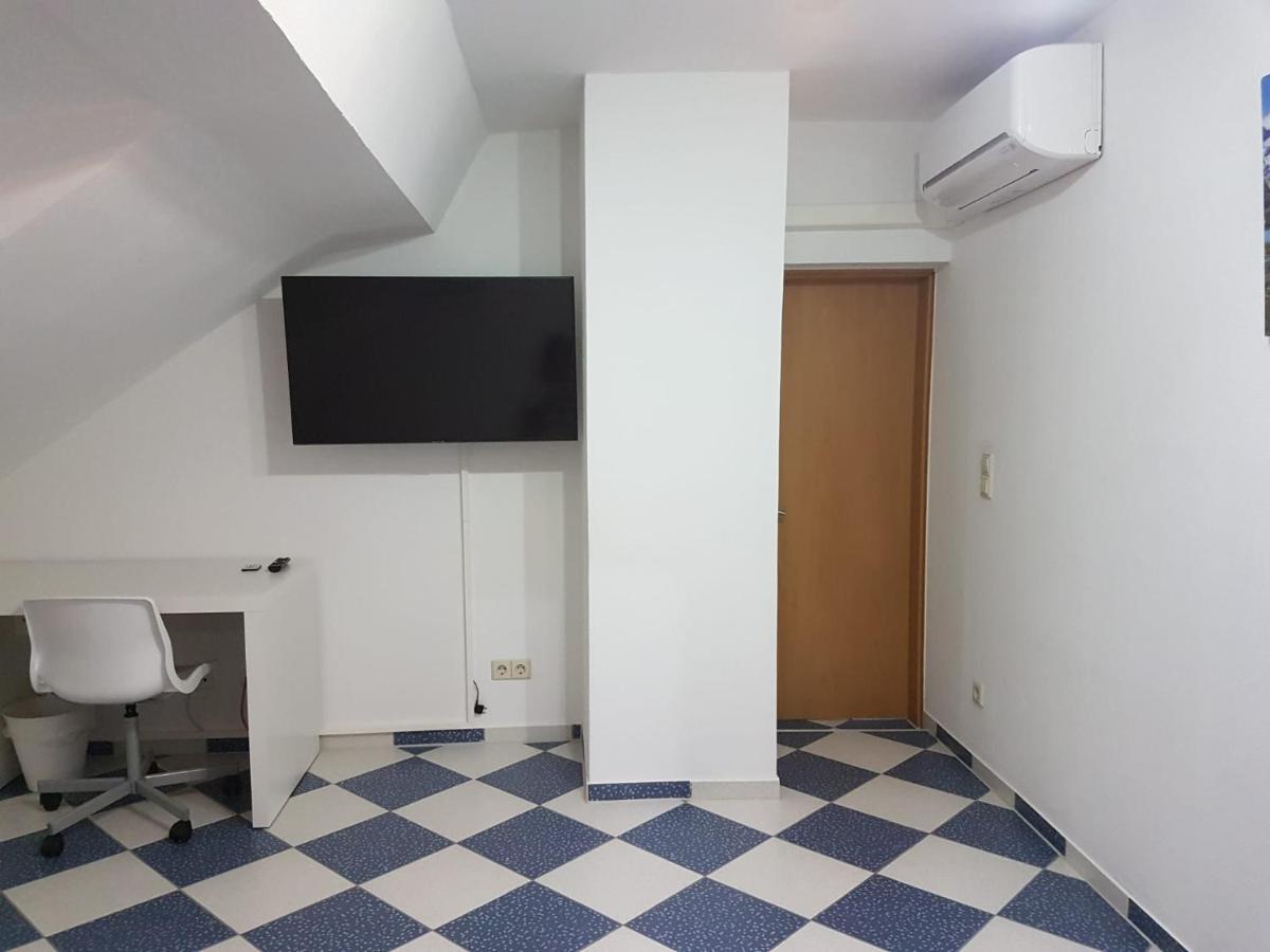 Ruhige Gemuetliche Ferienwohnung In Karlsruhe Daxlanden Fuer Monteure, Pendler, Geschaefsreisen, Wochenendreisen ภายนอก รูปภาพ